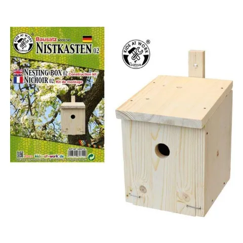 Bausatz für einen Nistkasten aus hellem Holz