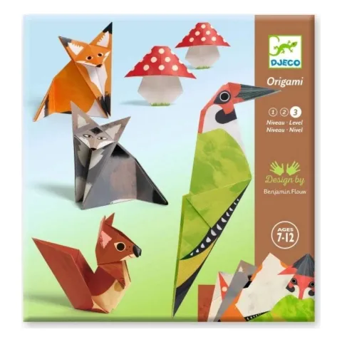 Gefaltete Papiertiere – Fuchs, Specht und Eichhörnchen – auf einem Origami-Set von Djeco