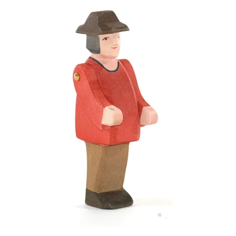 Holzfigur Bauer mit Hut und roter Jacke