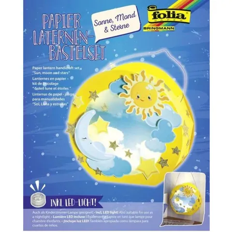 Packung eines Laternen-Bastelsets mit Sonne, Mond und Sternen und beiliegendem LED-Licht